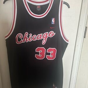 VINTAGE CHAMPION CHICAGO BULLS #33 SCOTTIE PIPPEN BASKETBALL JERSEY